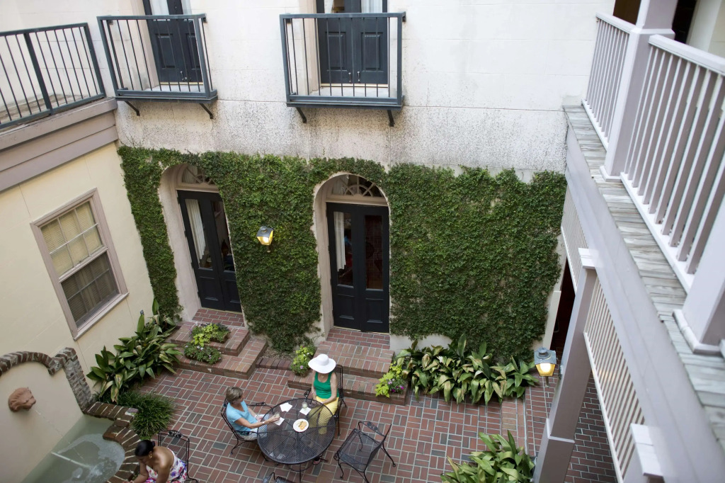 Kings Courtyard Inn