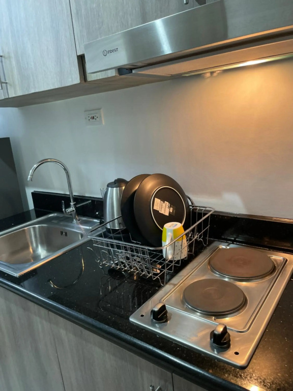 Cairong Inn Condominium TV with Netflix FAME RESIDENCES