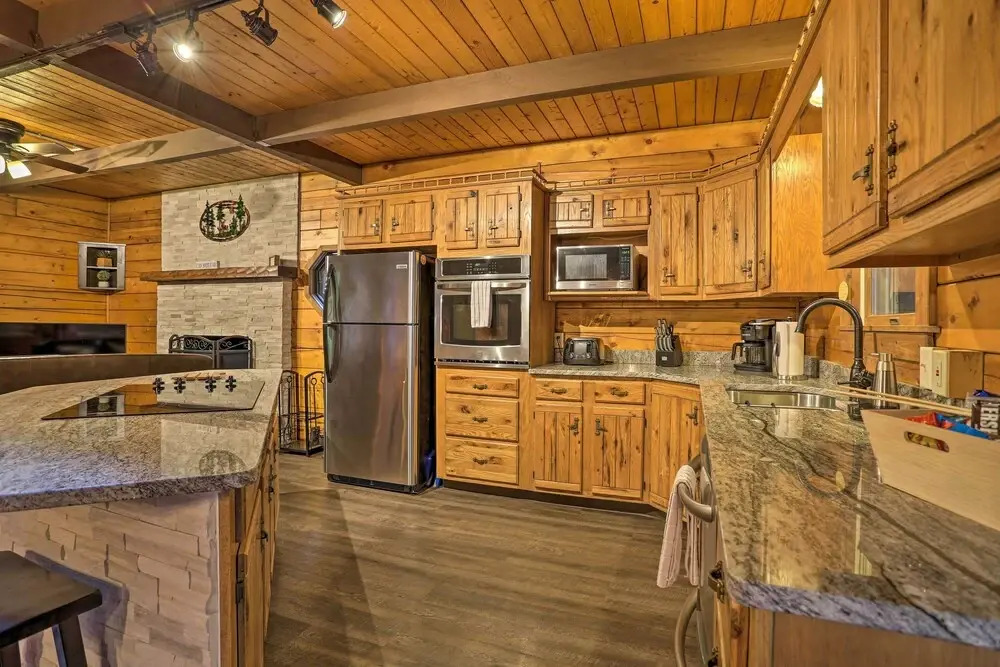 Pocono Log Cabin: Fireplace, Fire Pits & Amenities