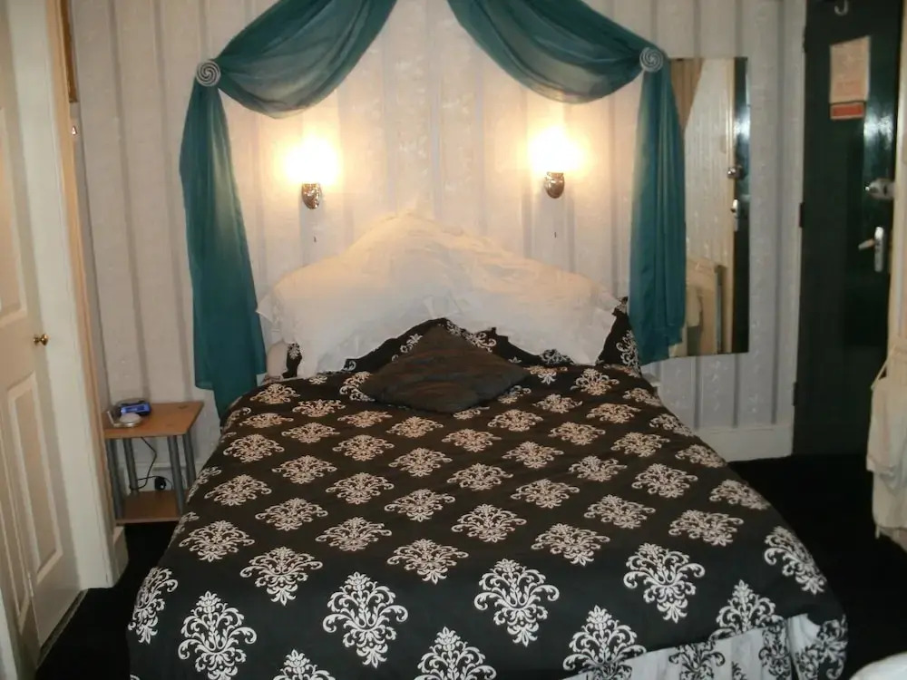 The Croft Hotel - Bed & Breakfast