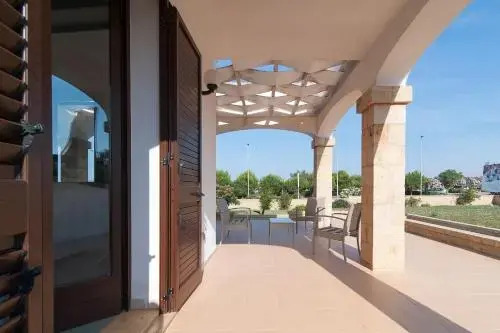Yellow Sun Apartment