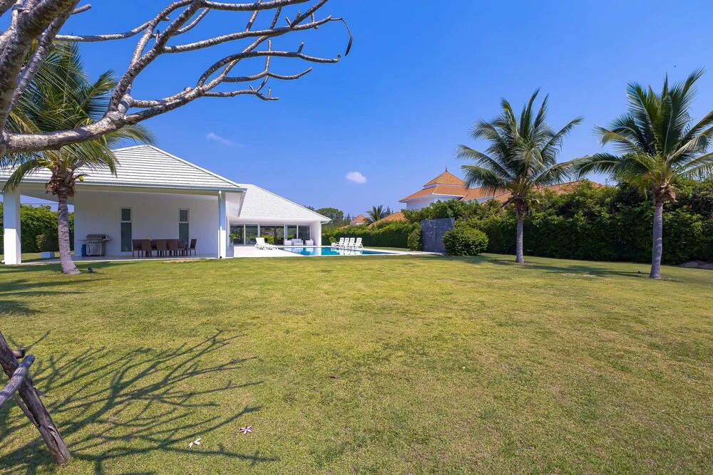 Luxury Modern 4 BR Pool Villa - PH111
