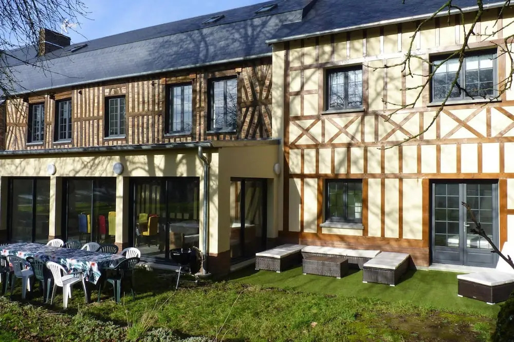 Semi-detached house, Rieux