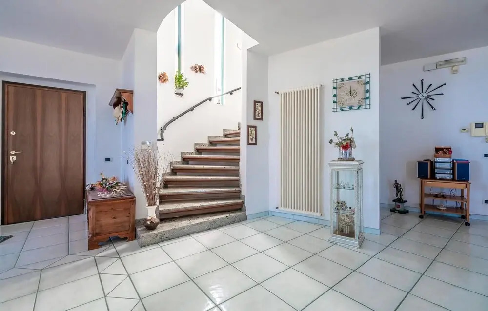 Beautiful Home In Belsito With Wifi