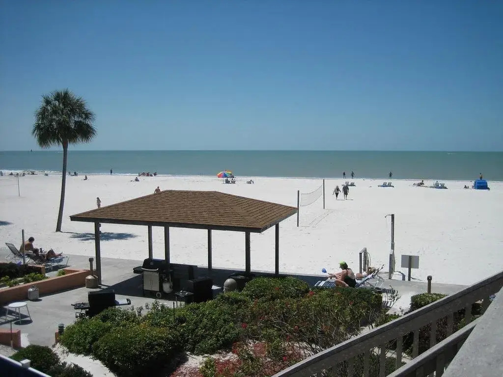Mariner Beach Club