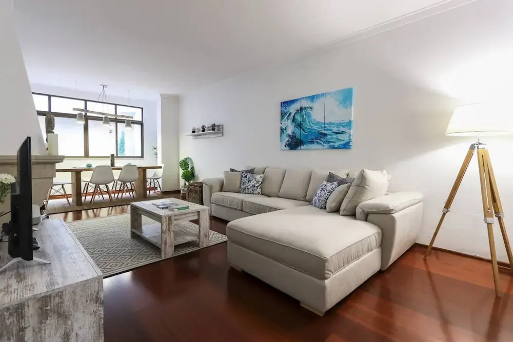 Stylish Apartment with Private Terrace and Garage