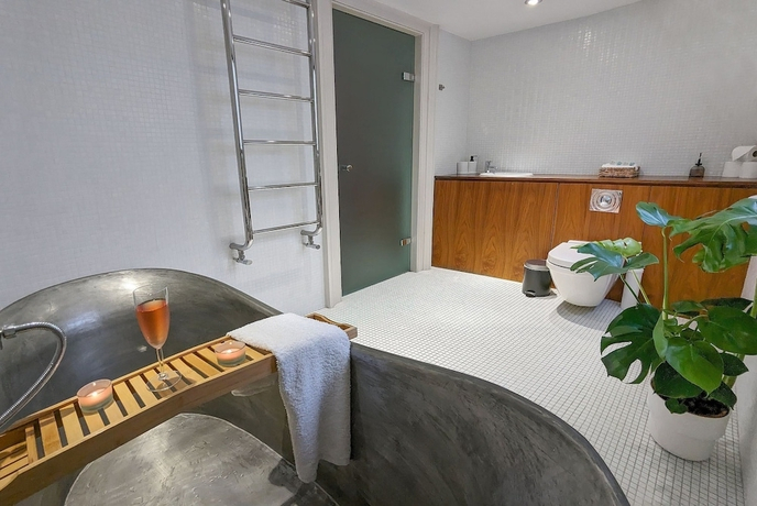 Suite 4 Diamond