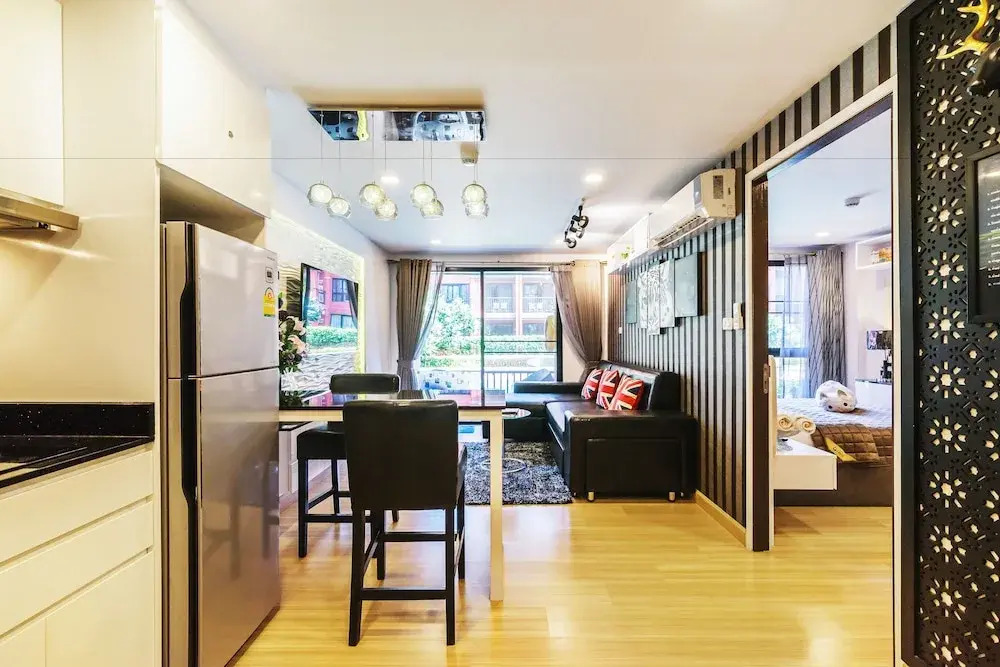 Bluroc Hua Hin by FavStay