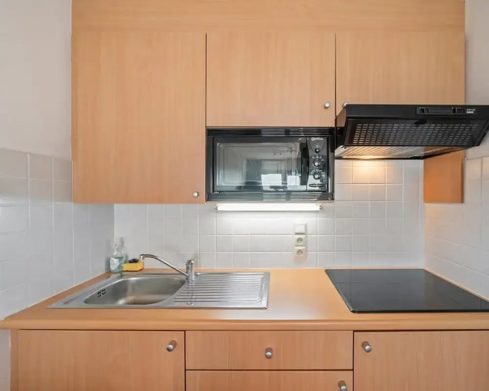One-bedroom Flat With sea Views and Parking