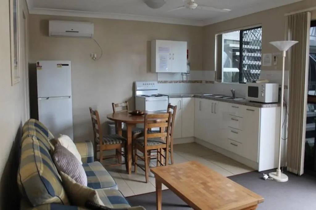 Montego Mermaid Beach Motel