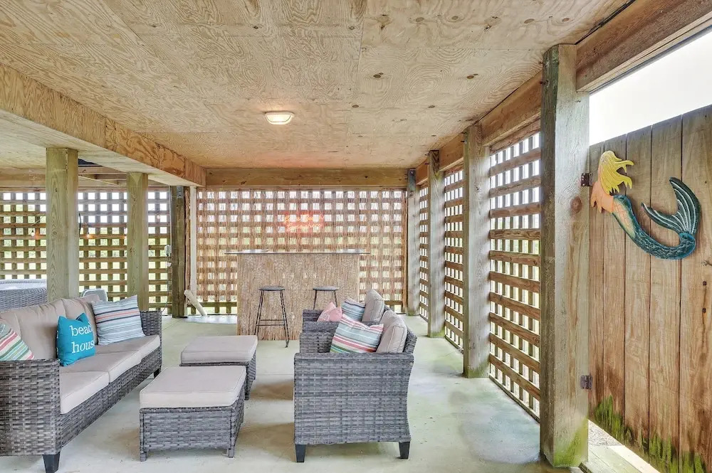 Nags Head Vacation Rental w/ Hot Tub: Near Beach!