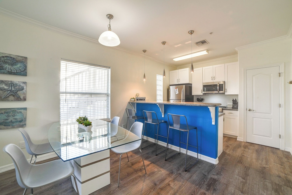 Modern Island Condo w/ Pool: Steps to the Beach!