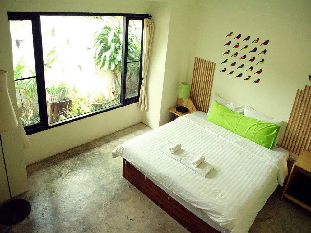 Early Bird Bed & Breakfast - Adults Only