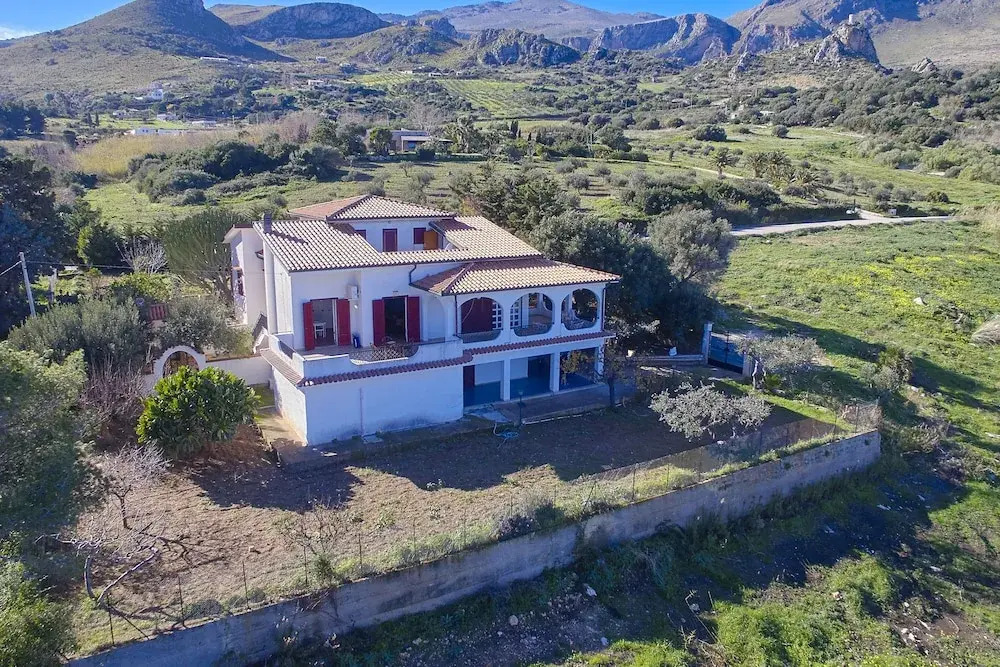 Villa Del Carrubo