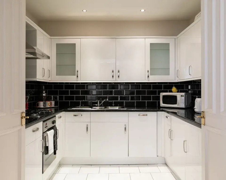 Exclusive Balcony Relax 2 bed Hyde Park Living