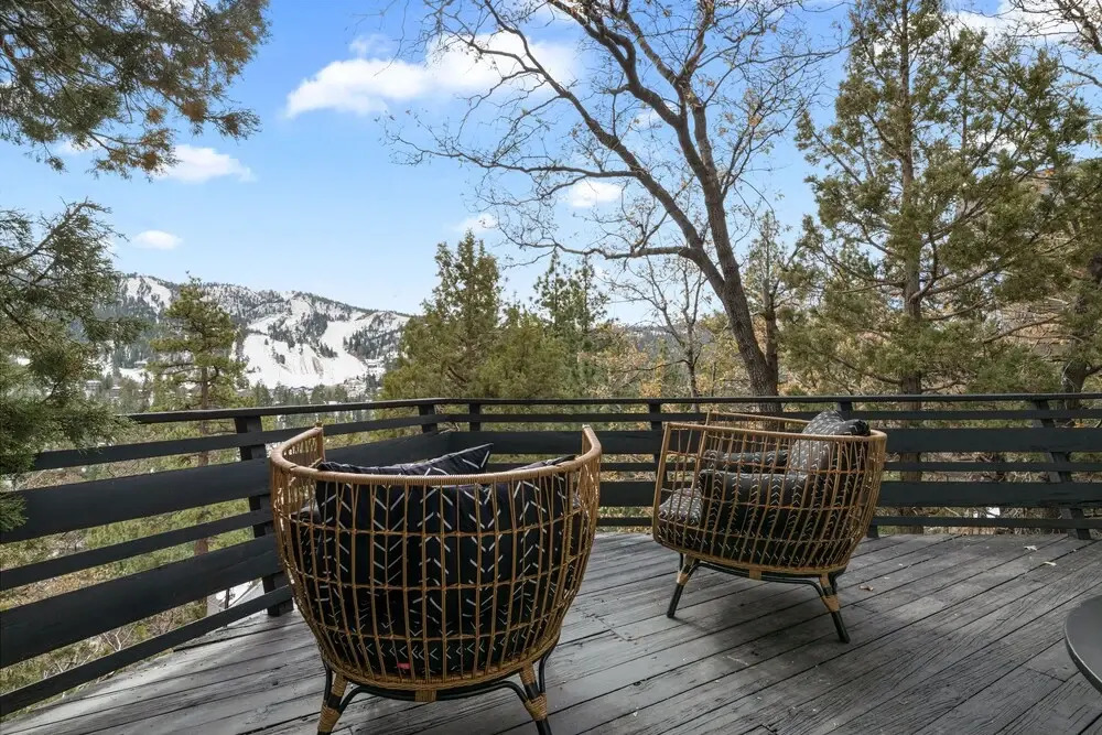 Ski View Chalet - Prepare To Be Awestruck With The Breathtaking And Massive Mountain Views! 3 Bedroom Cabin