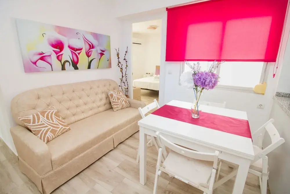 Modish 3 bedroom Apartment in Malaga by La Recepción