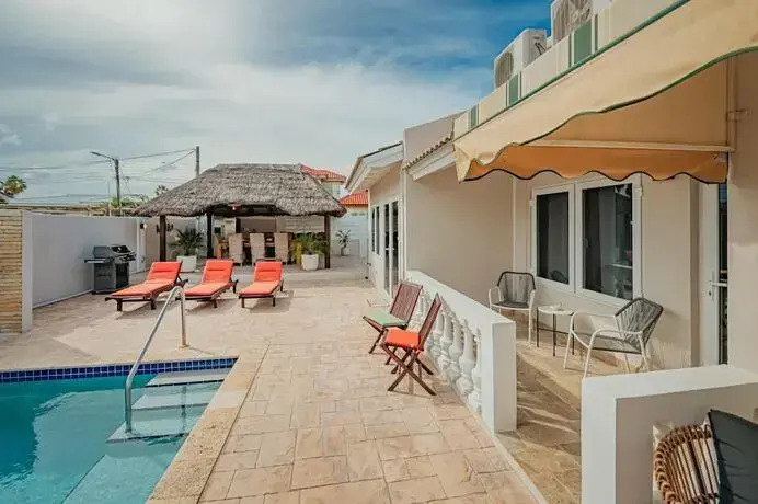 Villa de Leon suitable for 14 persons. 5 bedrooms 5 bathrooms