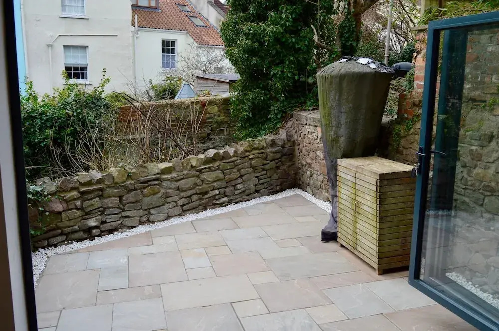 Bright 3 Bedroom Home Bristol