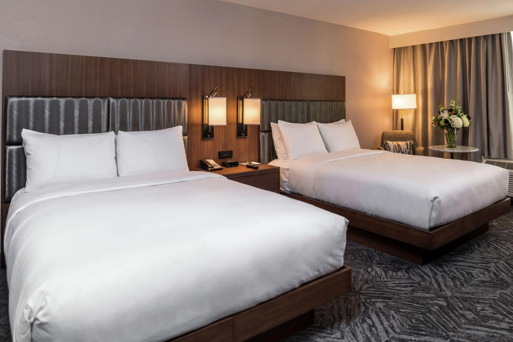 Doubletree By Hilton Lafayette East