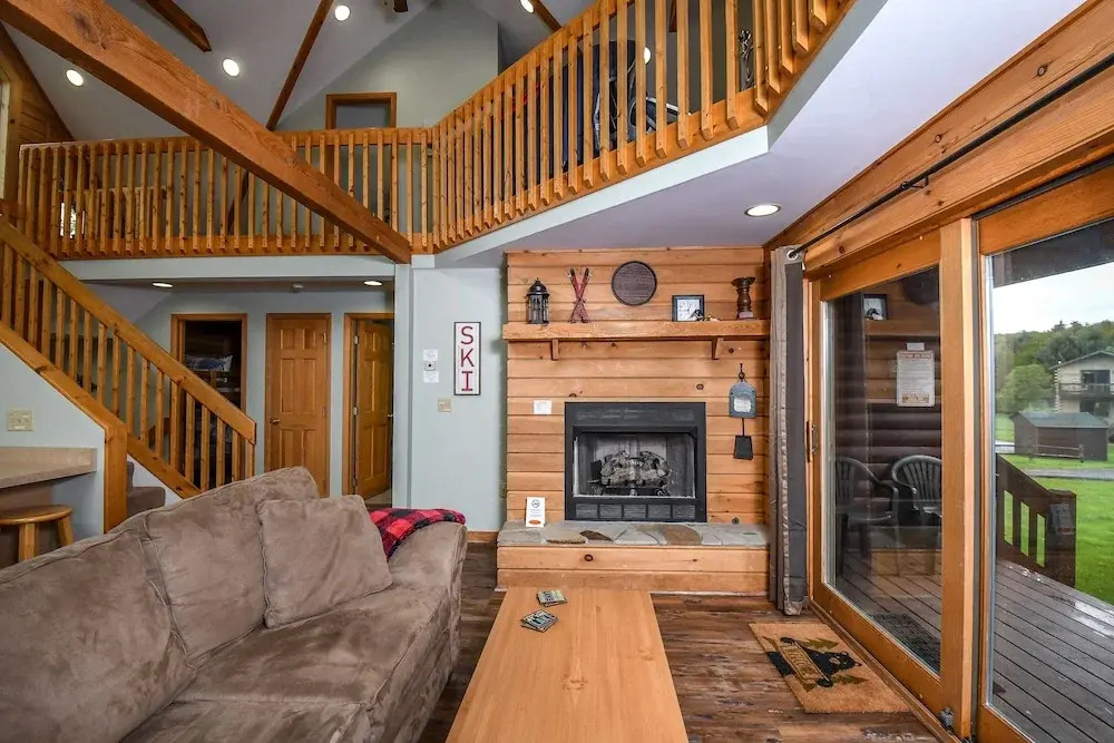 McKenzie's Cabin 2 Bedroom House
