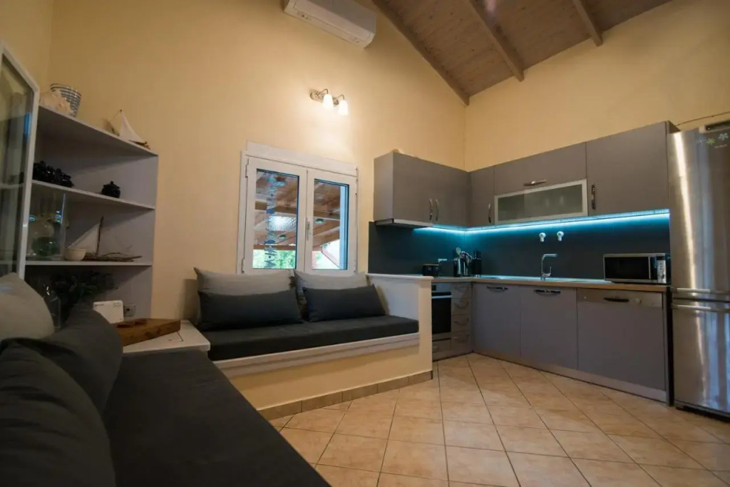 Petrochori Beach House