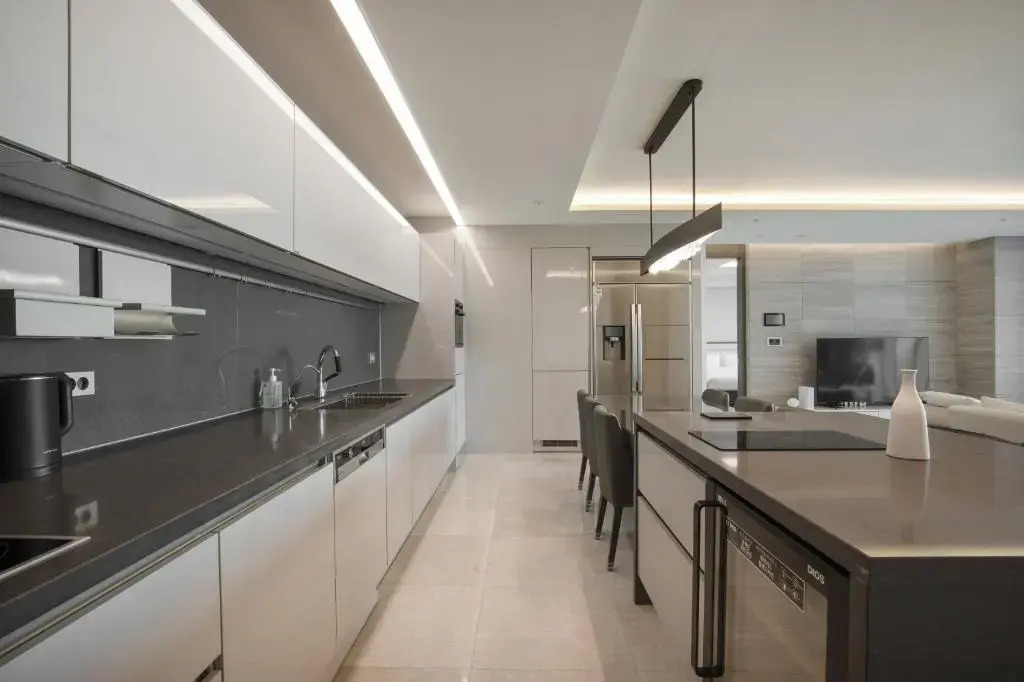 LCT Residence Y collection