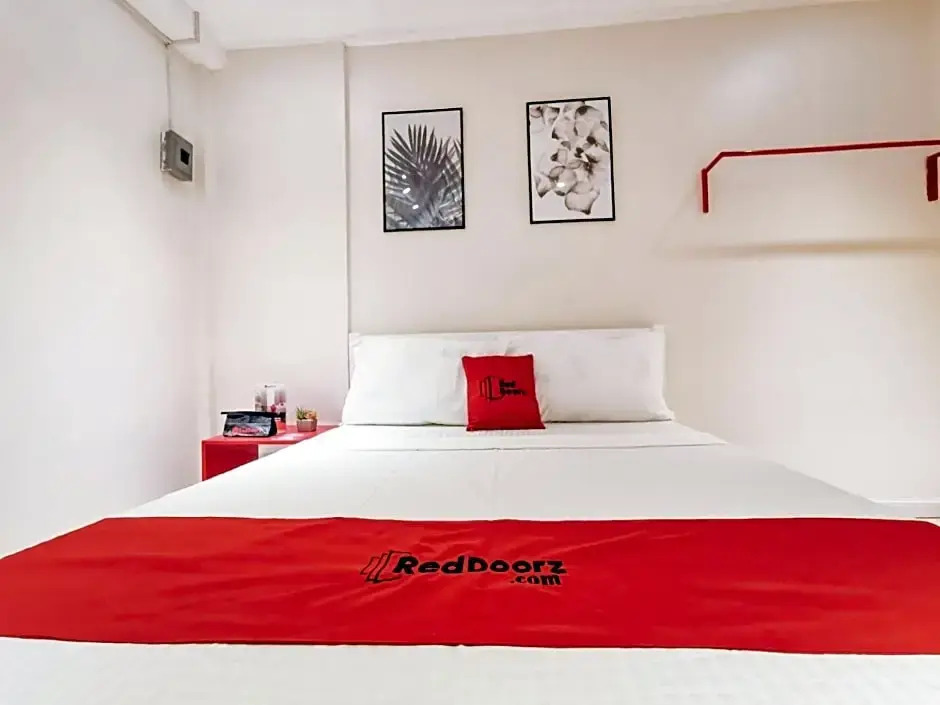 RedDoorz near Marfori Heights