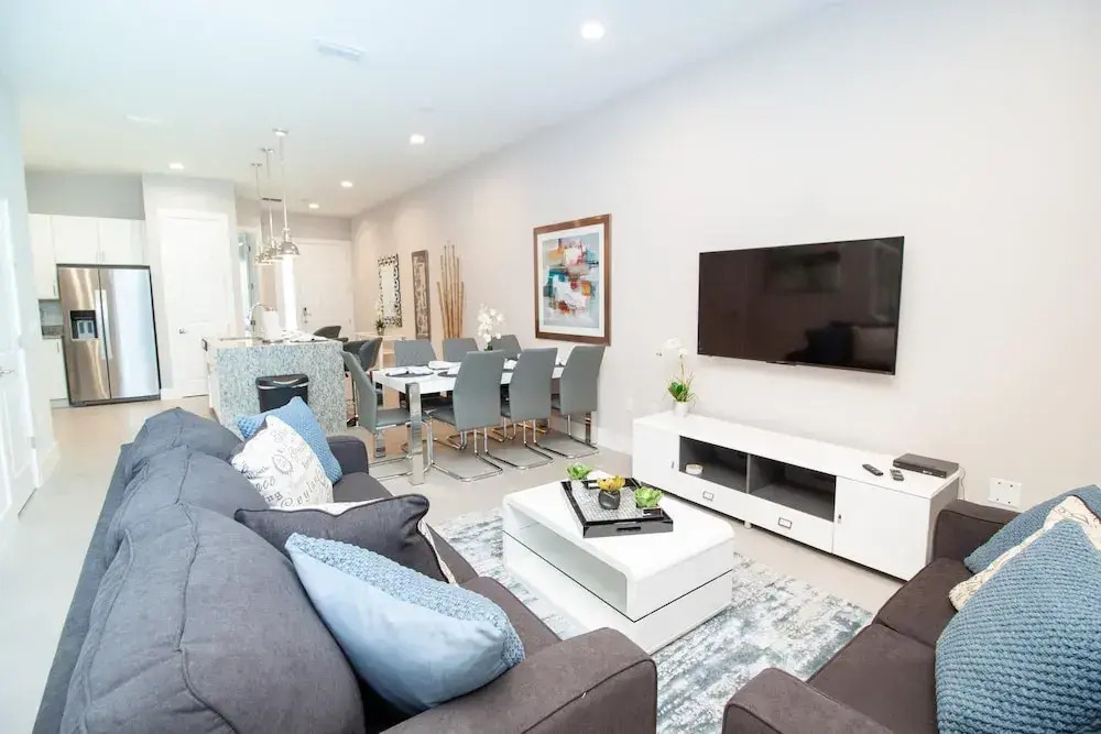 4 BR 4 BA | 7587 Sunny Dreams Lane