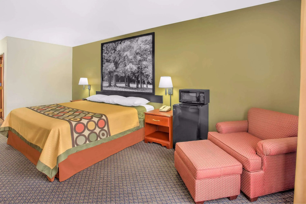 Super 8 by Wyndham Galva