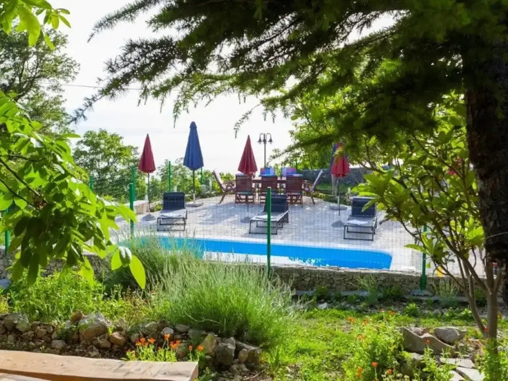 Villa in Tučepi with Pool near Seabeach