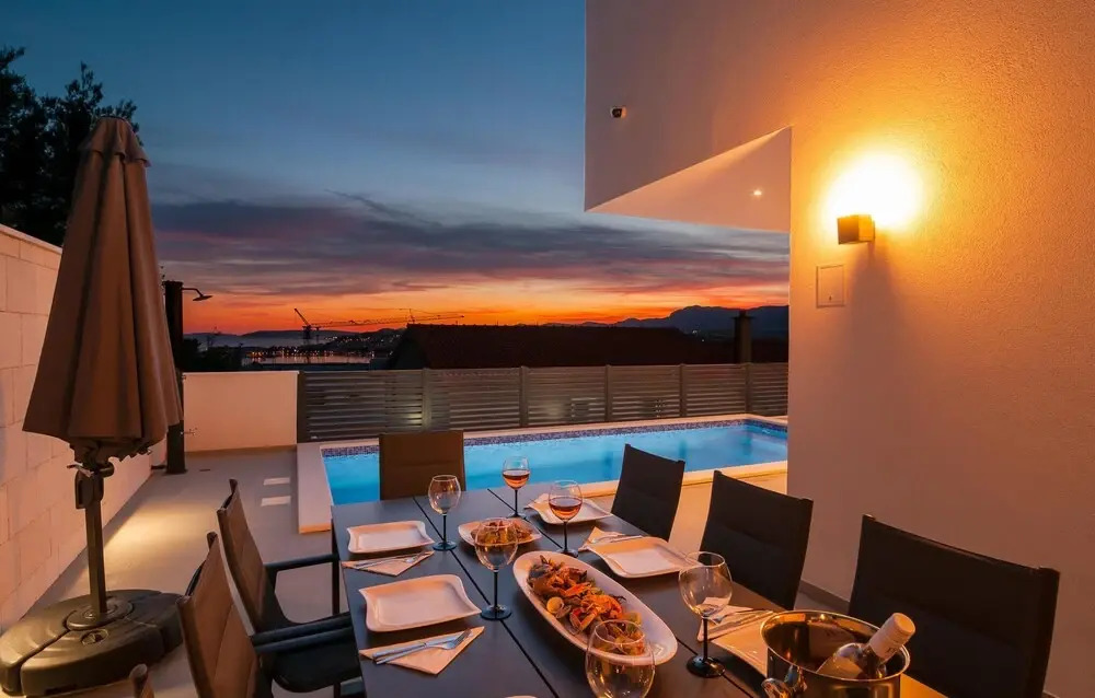 Amazing Home in Podstrana With 5 Bedrooms, Wifi and Outdoor Swimming Pool