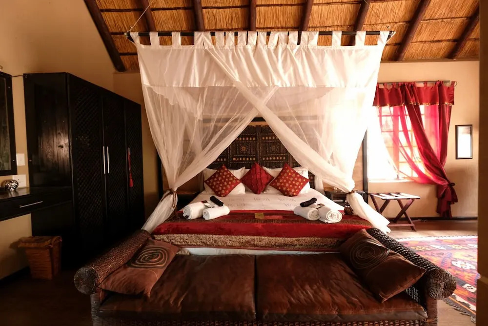 Lovely holiday home bordering Kruger National Park