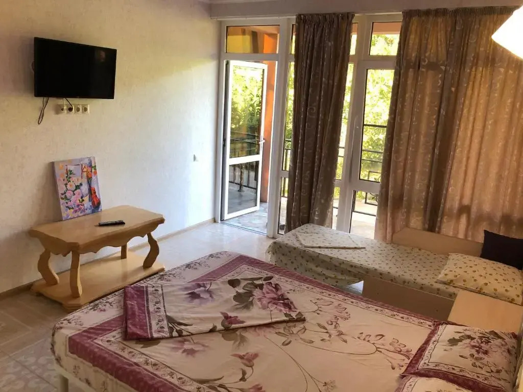 Guest House on Lakrba 3