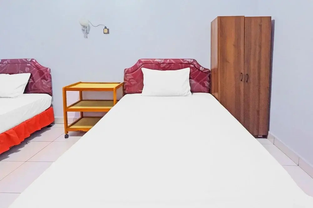 Hotel O Wisma Arwini Syariah Near Benteng Balangnipa