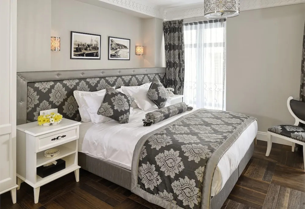 Next House Pera Hotel