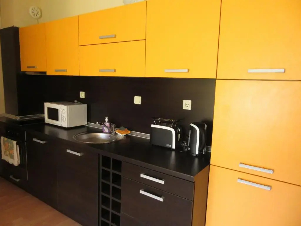 Eliza Apartment Sequoia