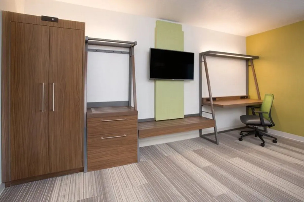 Holiday Inn Express & Suites Raymondville by IHG