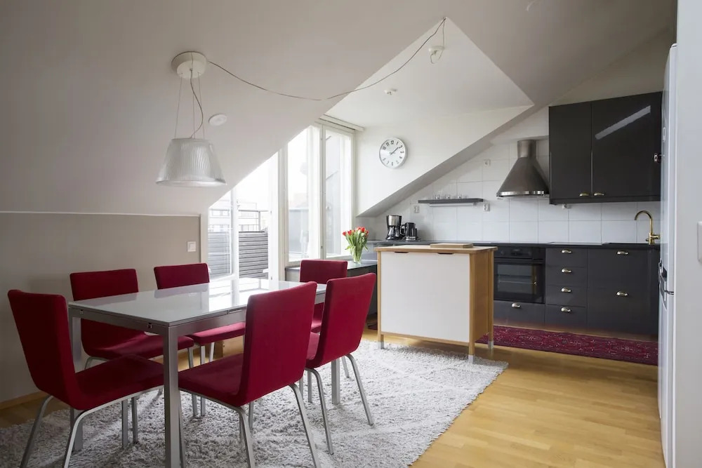 2ndhomes 2BR Penthouse with Balcony and Sauna