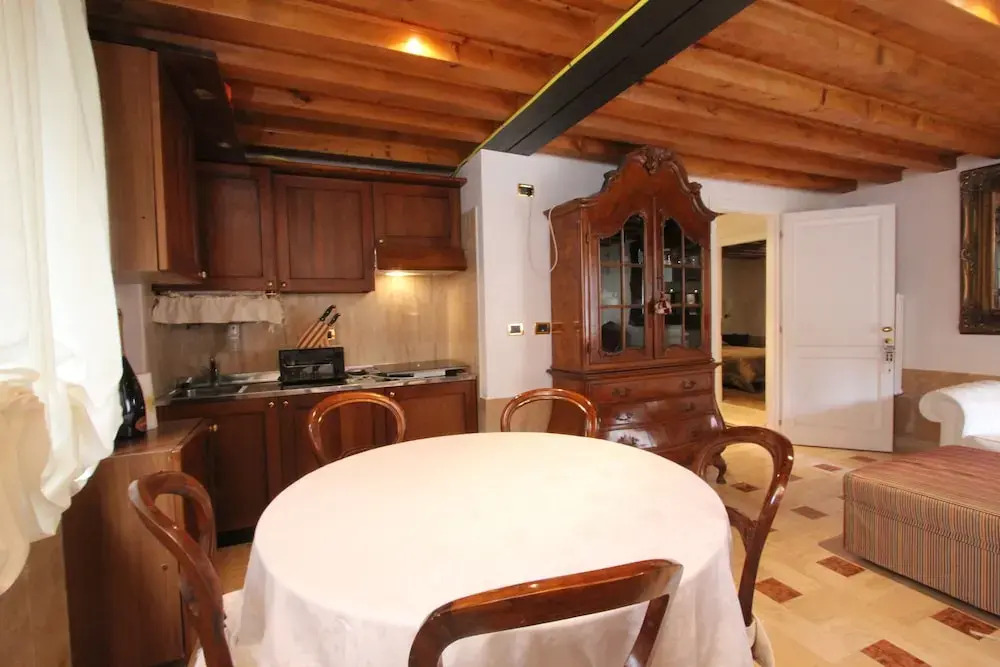 City Apartments - Leonardo