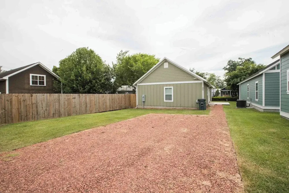 Chic Thomasville Home: Walk to Downtown!
