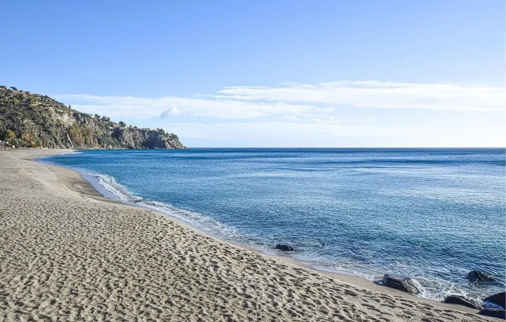 Nice Apartment in Caulonia Marina With 2 Bedrooms, Wifi and Outdoor Swimming Pool