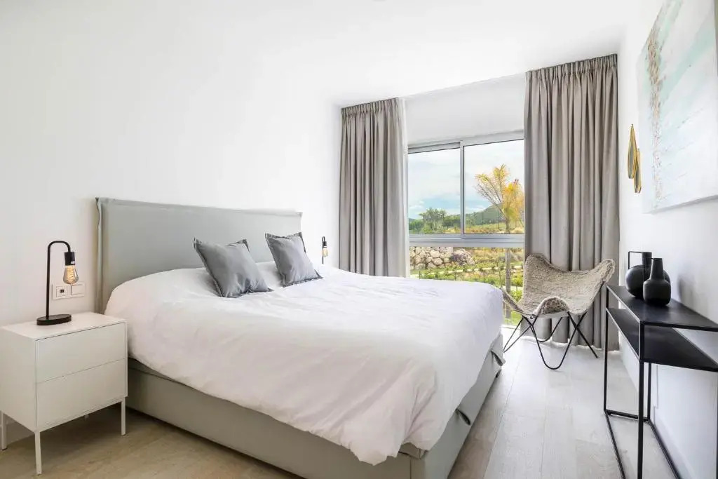 AL-1514 - 3 bedrooms Apartment