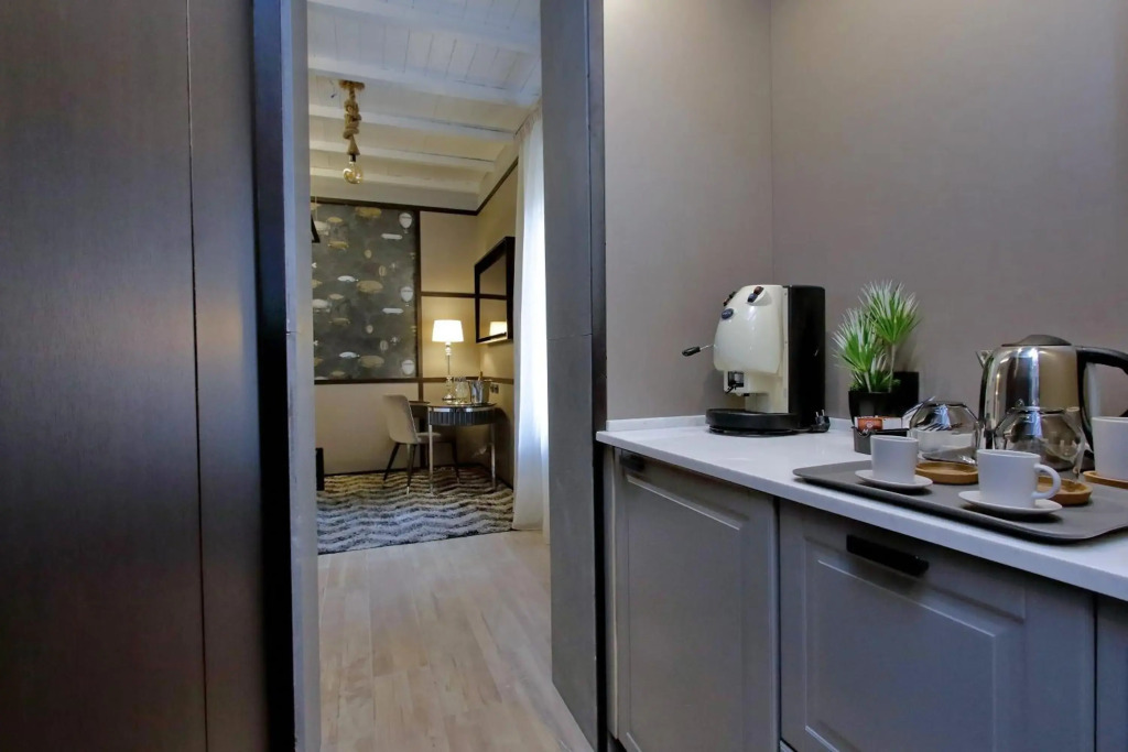 HELMIRAGE Piazza di Spagna Suite