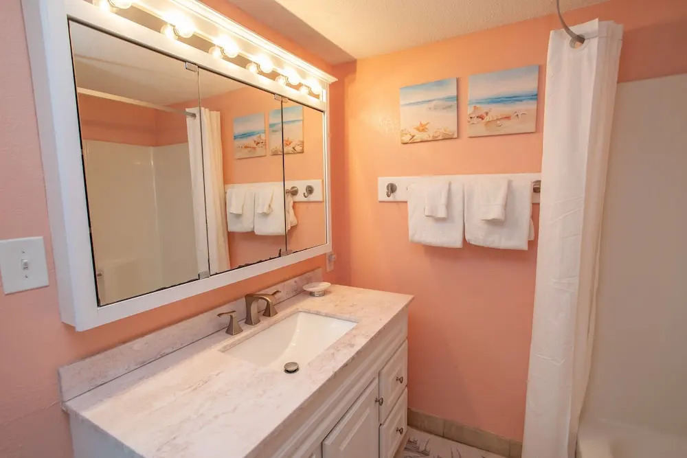 0712 Waters Edge Resort 3 Bedroom Condo by RedAwning