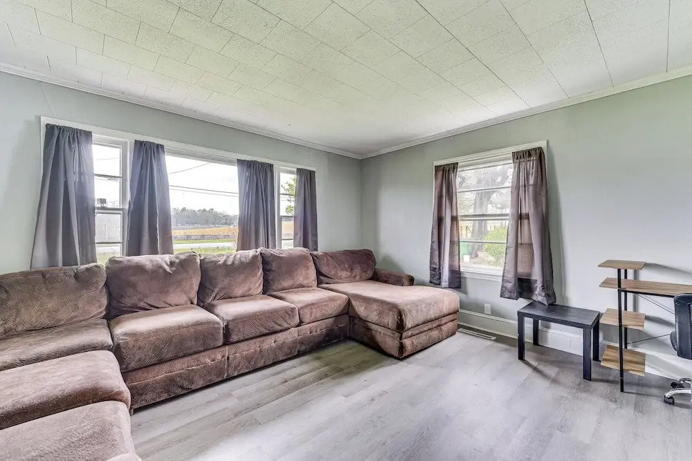 Cozy Charlotte Home w/ Fire Pit ~ 6 Mi to Uptown!