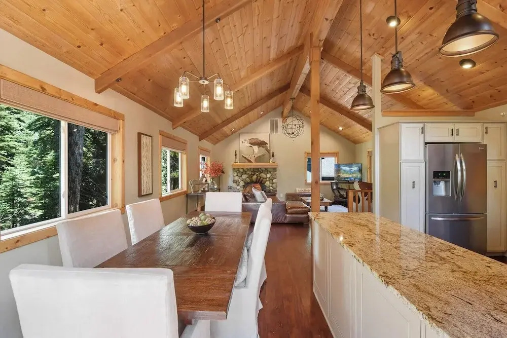 Luxury Tahoe Chalet Minutes to Dining