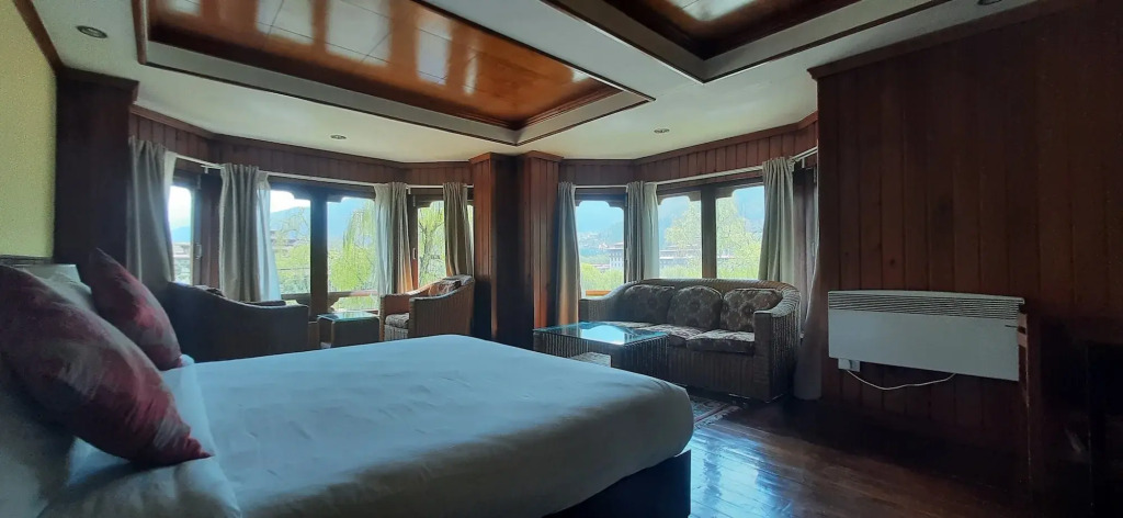 Kisa Villa