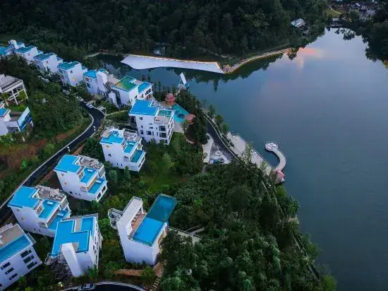 Moganshan High Mountain Forest Adventure Park · Xuan Yong Shilily Hotel