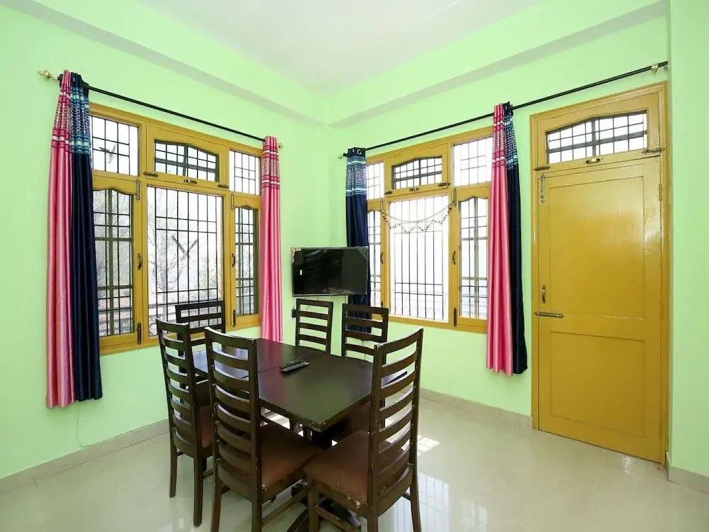 Black Pepper by OYO Rooms